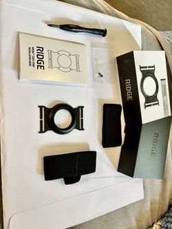 Ridge Wallet AirTag Holder & Money Strap