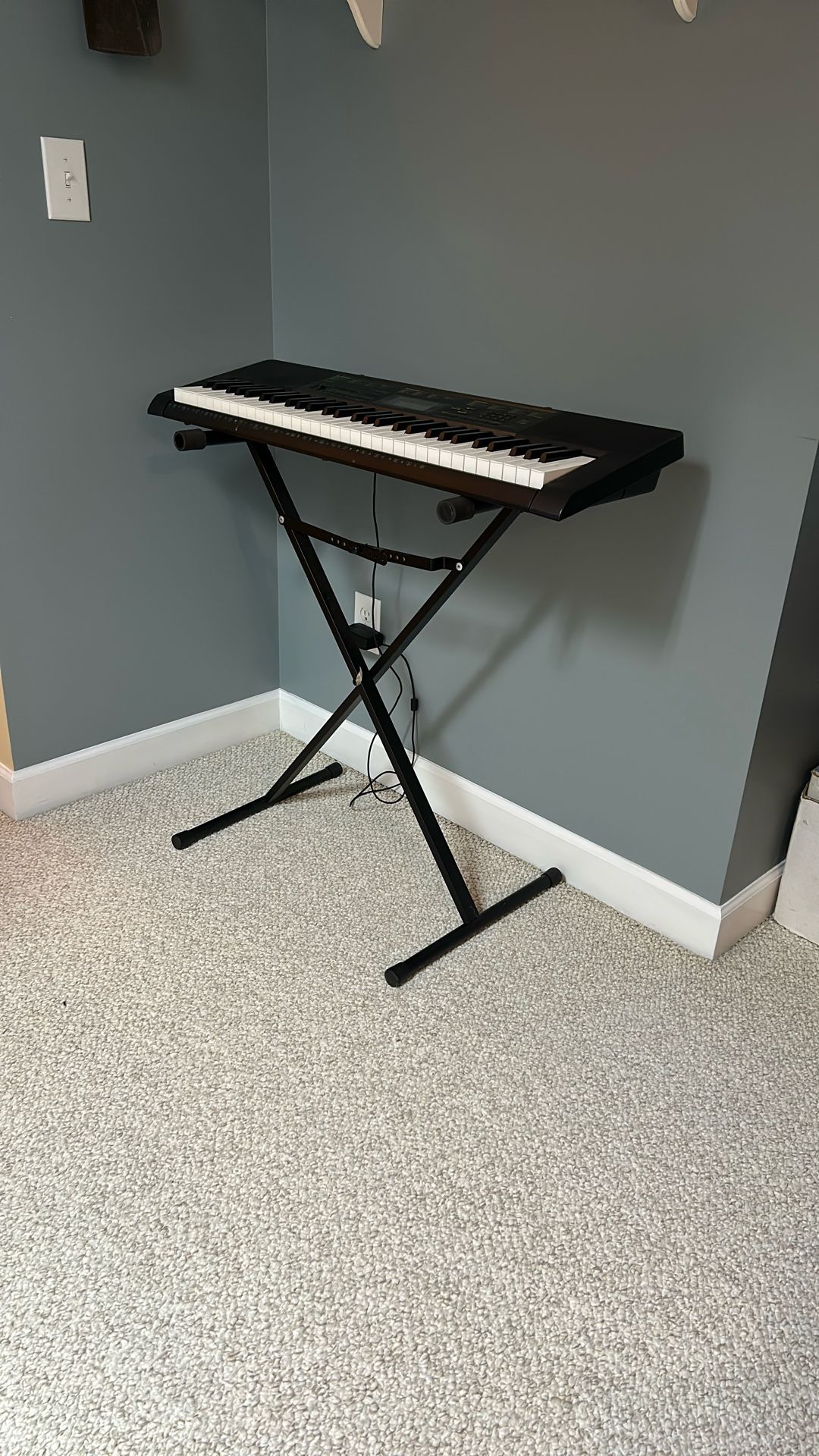 Electronic Keyboard With Stand