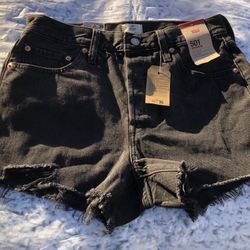 Levi Shorts Size 28 $15