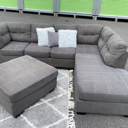 FREE DELIVERY AND INSTALLATION - Gray L-shape Sectional (Look My Profile For More Options)