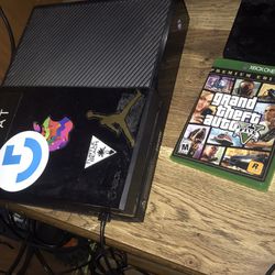 Xbox One With Gta 5 And Wires 