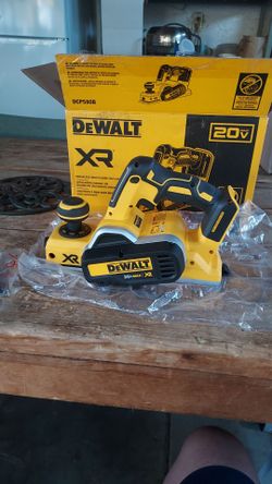 DEWALT
20V MAX XR Lithium-lon
Cordless Brushless 3-1/4 in.
Planer with 6.0 Ah and 4.0 Ah
Starter Kit
