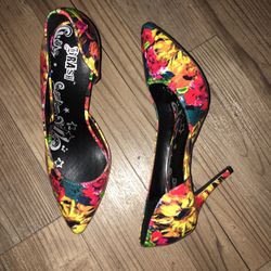 Floral pump heels, women's shoe size 8