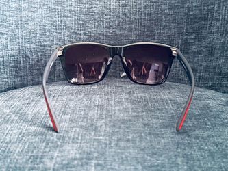 Blue/red sunglasses