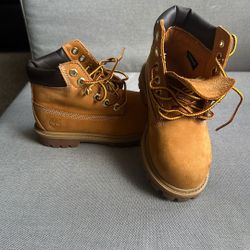 Timberland  Boot  For Kids Size 11. Like New