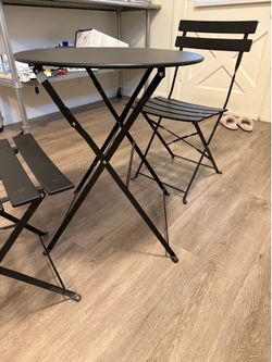Outdoor patio set. From Amazon less than 1 year old.