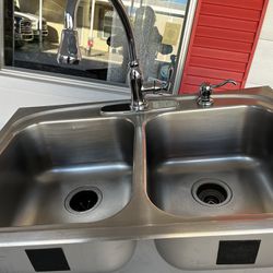 Elkkay Stainless Steel Double Sink With Faucet And Soap Dispenser 33x22 9 Deep $135. Excellent Condition Mesa