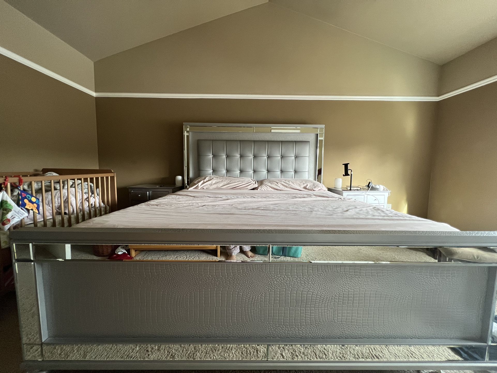 King Size Bed With tempurpedic Mattress And Adjustable Base