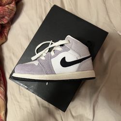 Jordan 1 Mid. Size 8C