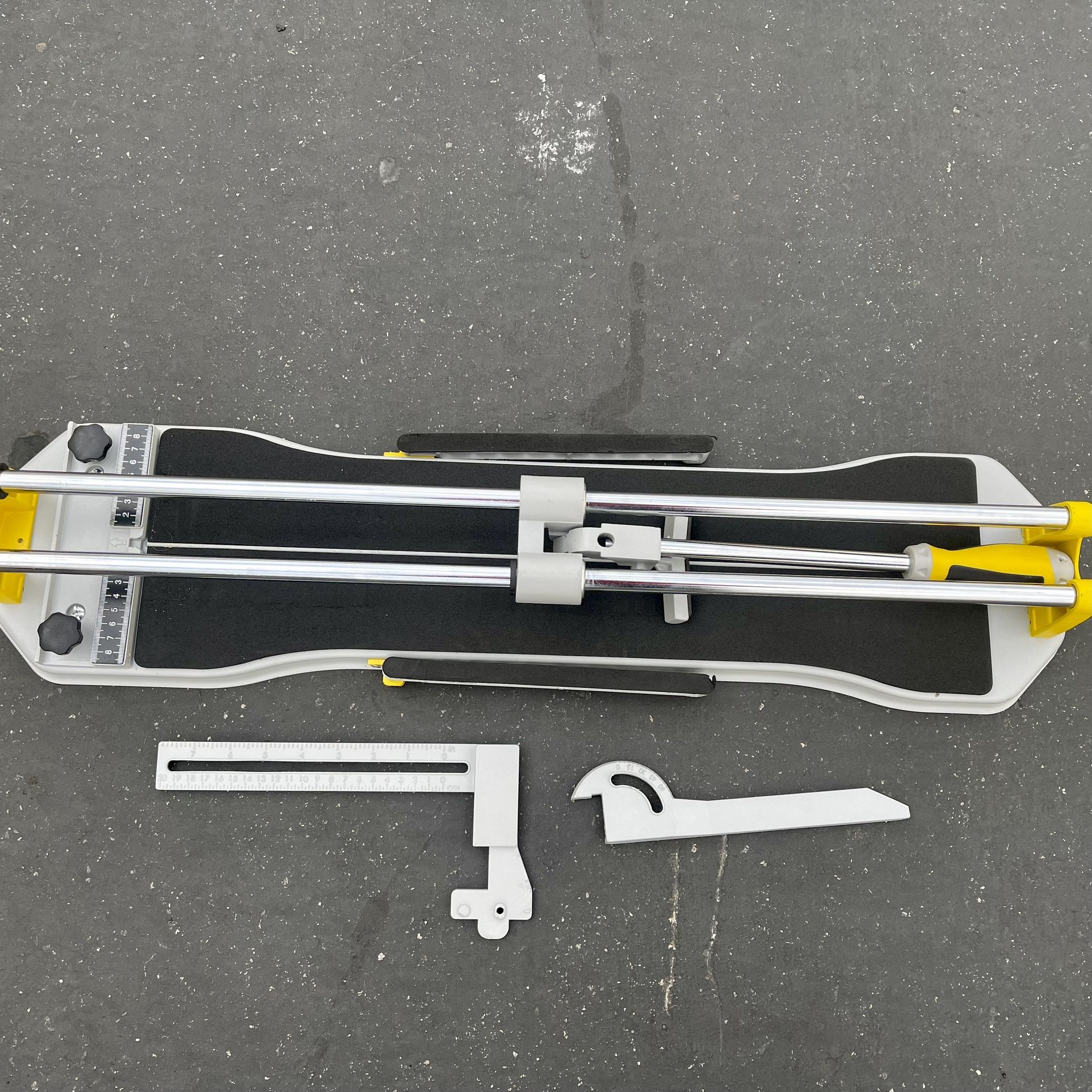 24 Inch Manual Tile Cutter, Cutting Wheel & Removable Scale, Cutting Thickness 0.55", W/ A Carry Bag