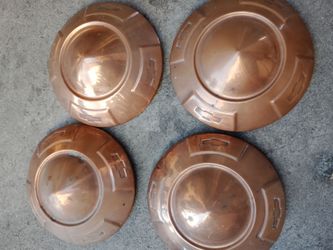 Custom Chevy hubcaps