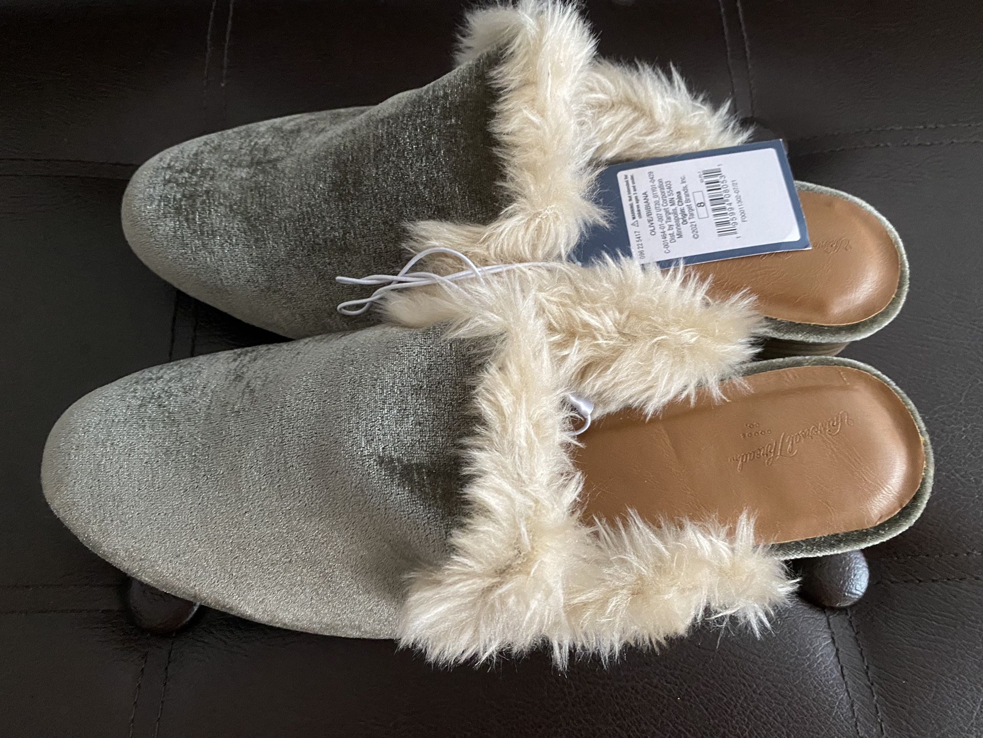 Target Universal Threads Mules Size 8