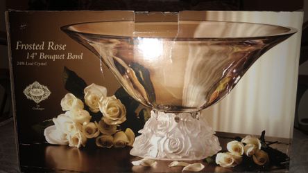 Shannon Crystal frosted rose 14” bouquet bowl - new $50!