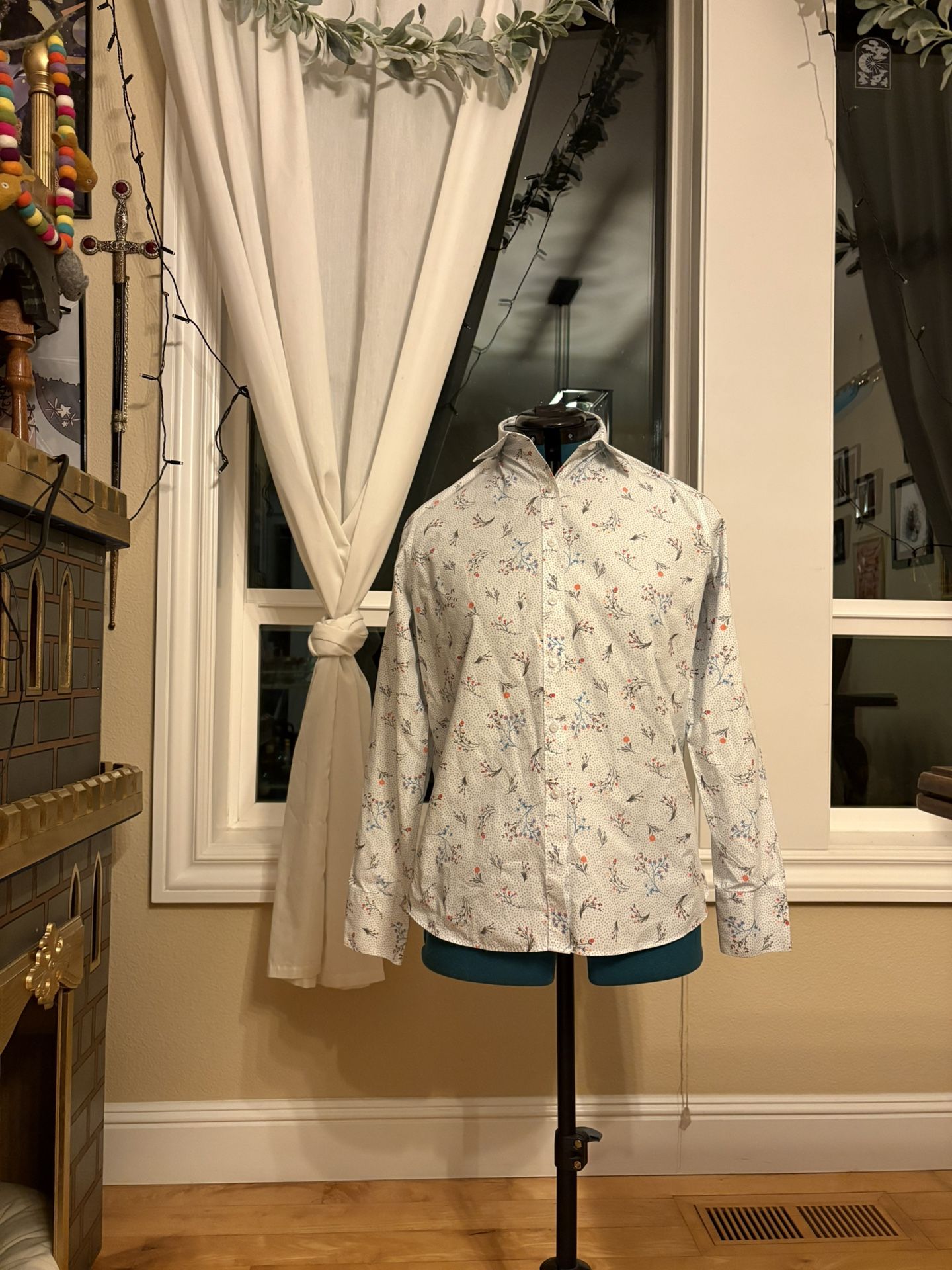 Women’s Size 10 Floral Button Up Shirt - 100% Supima Cotton - Lands’ End