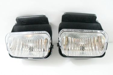 LA Zona Auto Parts 2003 to 2006 Chevy Silverado Avalanche Fog lights luces de neblina