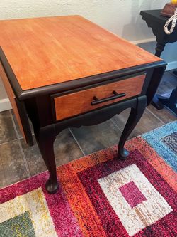 Queen Anne Drop-Leaf End Table with Drawer