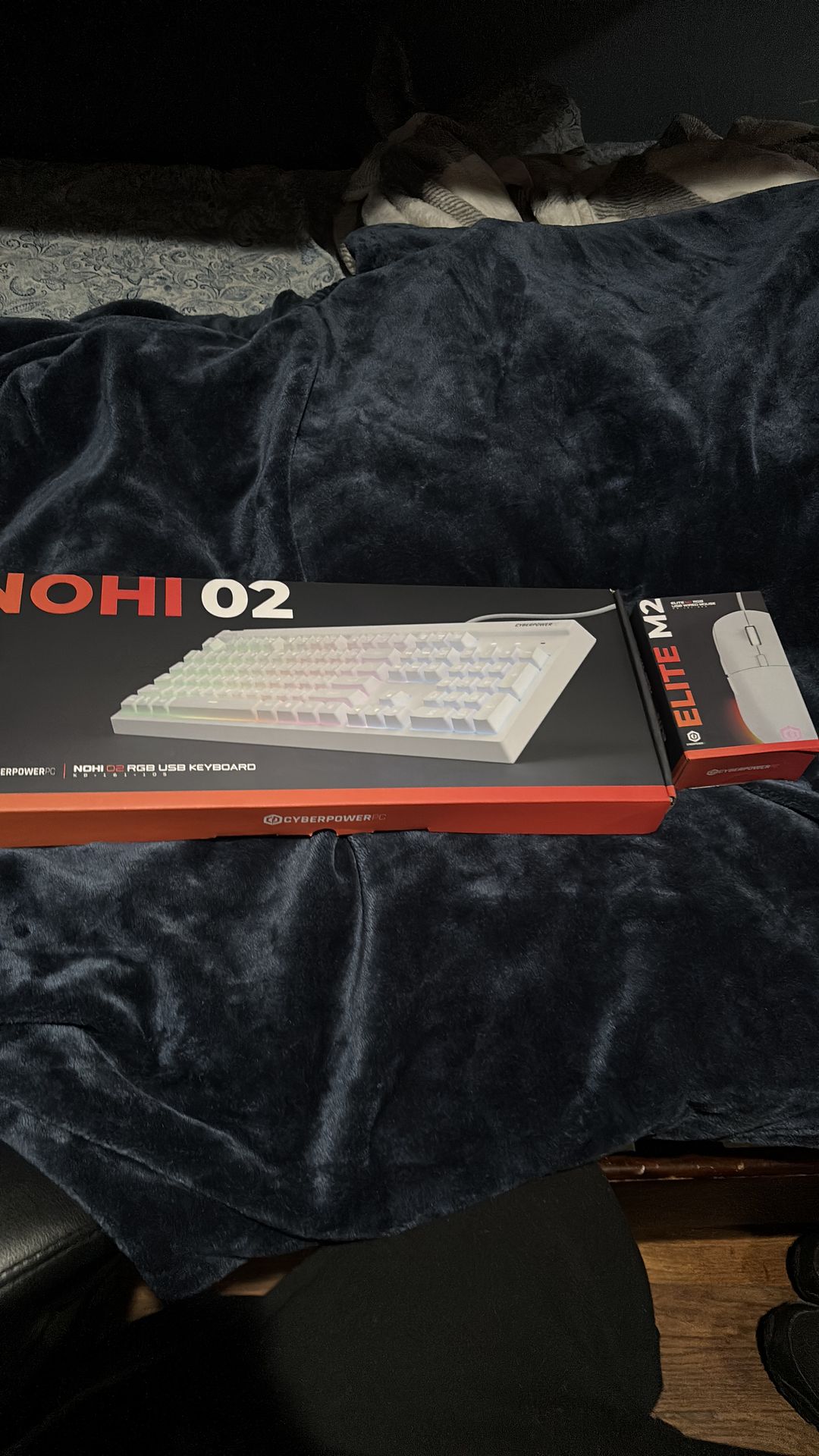 Selling cyber power mouse and keyboard