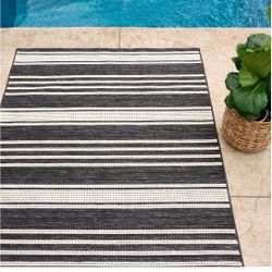 Better Homes & Gardens Black & White Stripe 7' x 10' Outdoor Rug - Polypropylene/Polyester