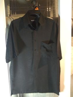 Puritan size small 34/36 polyester short-sleeve button-up shirt