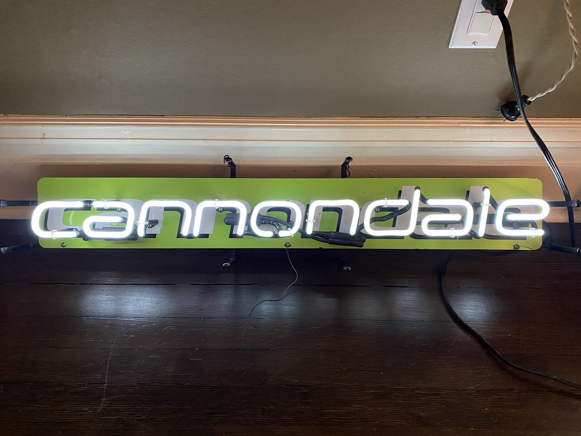 Awesome neon cannondale bike light