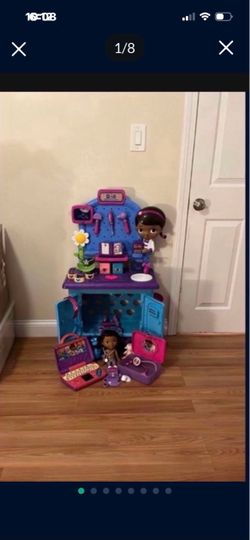 Doc Mcstuffins lights up talks laptop and doll works 38x24