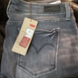 Brand New skinny Levis Jeans  Size 12/31 Demi Curve   Color Charcoal 