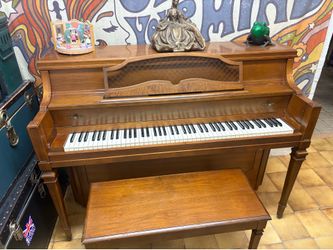 Yamaha standup piano