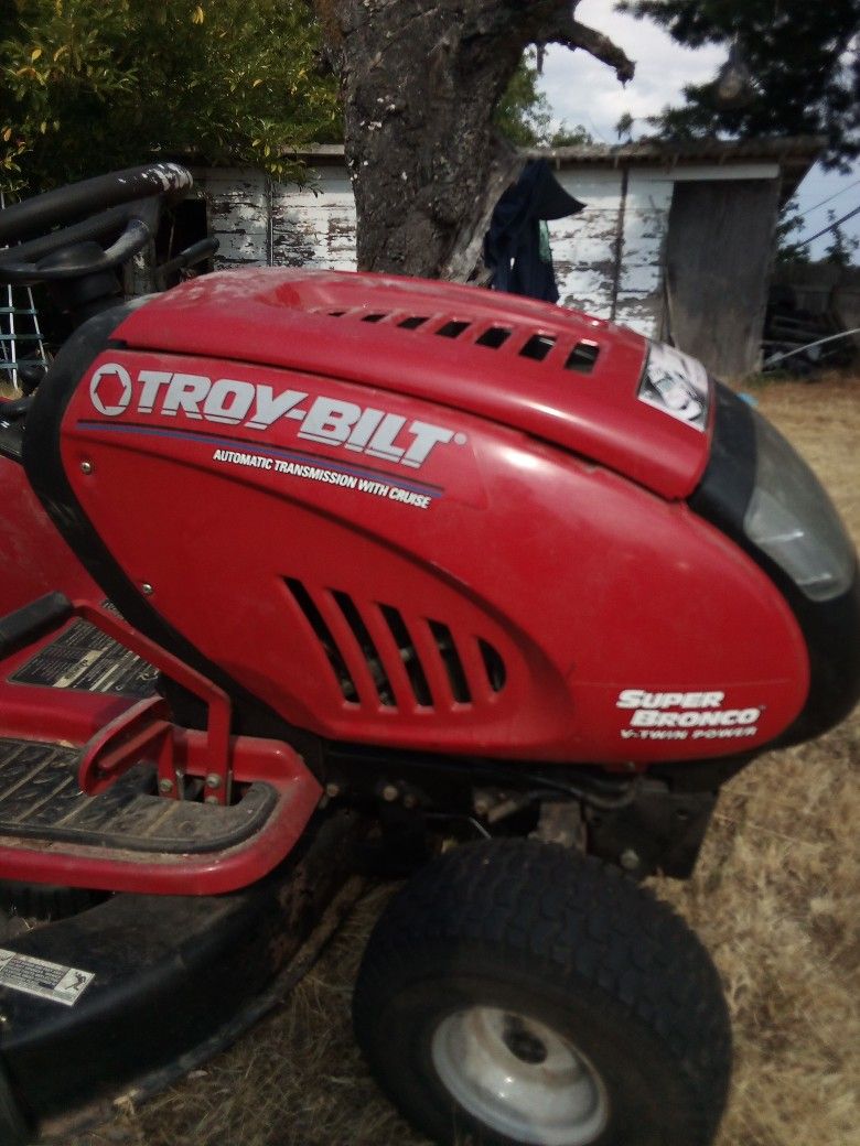Troy Built Riding Lawn Mower Super Bronco