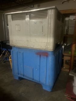 Large Industrial Plastic Bulk Storage Pallet Containers