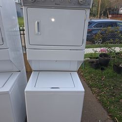 27 whirlpool  inch stakable washer and dryer