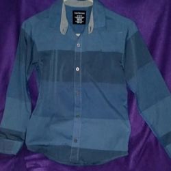 Boy's Calvin Klein Blue Long-Sleeve Button Down Shirt Medium 10/12 
