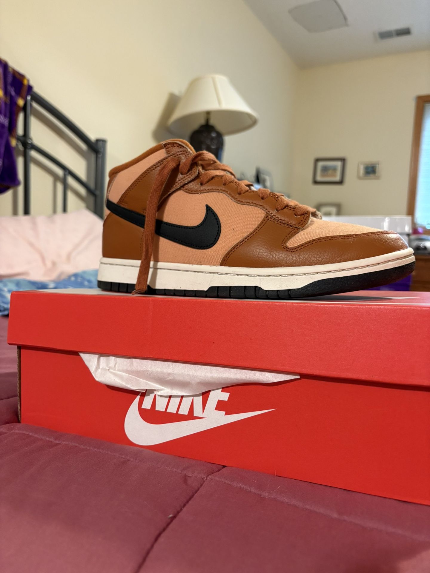 Nike Dunk Mid Amber Brown Size 9