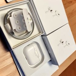 AirPods Pro 2nd generation with MagSafe Charging Case (Lightning) 