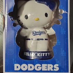 DODGERS HELLO KITTY 2023