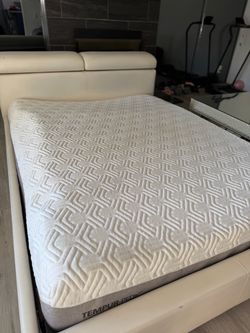 🛏️ King Size White Leather Bed with Storage + Tempur-Pedic Mattress