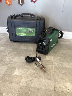 Víctor Thermal Dynamics Cutmaster 42 Plasma Cutter W/ Case