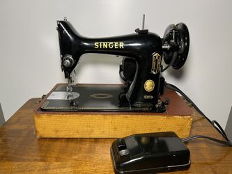 Beautiful Vintage Singer 99K Sewing Machine