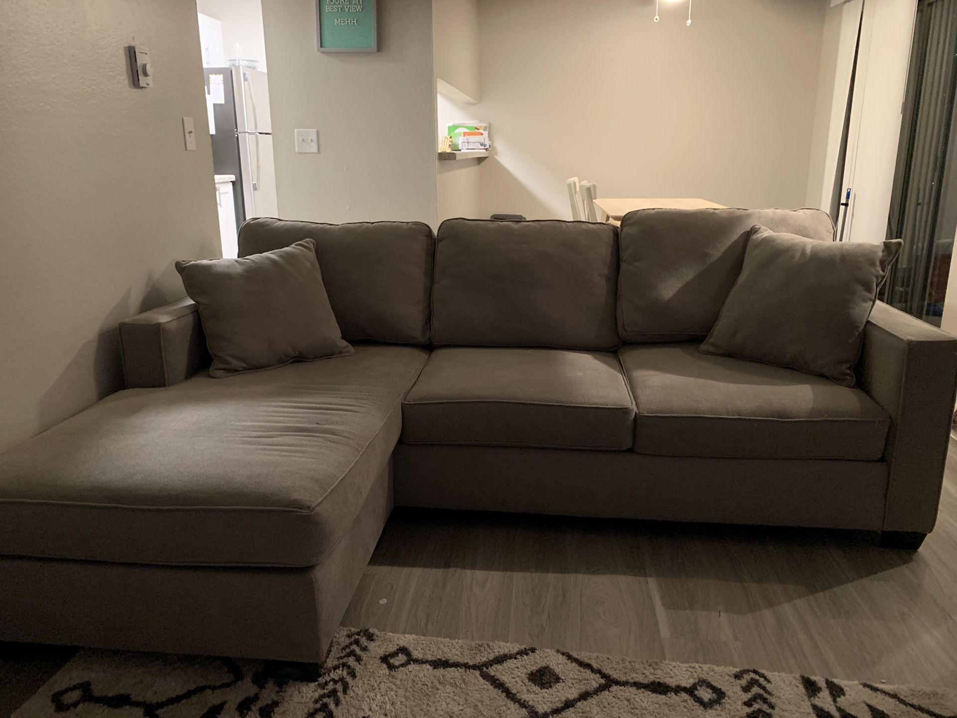 SECTIONAL COUCH