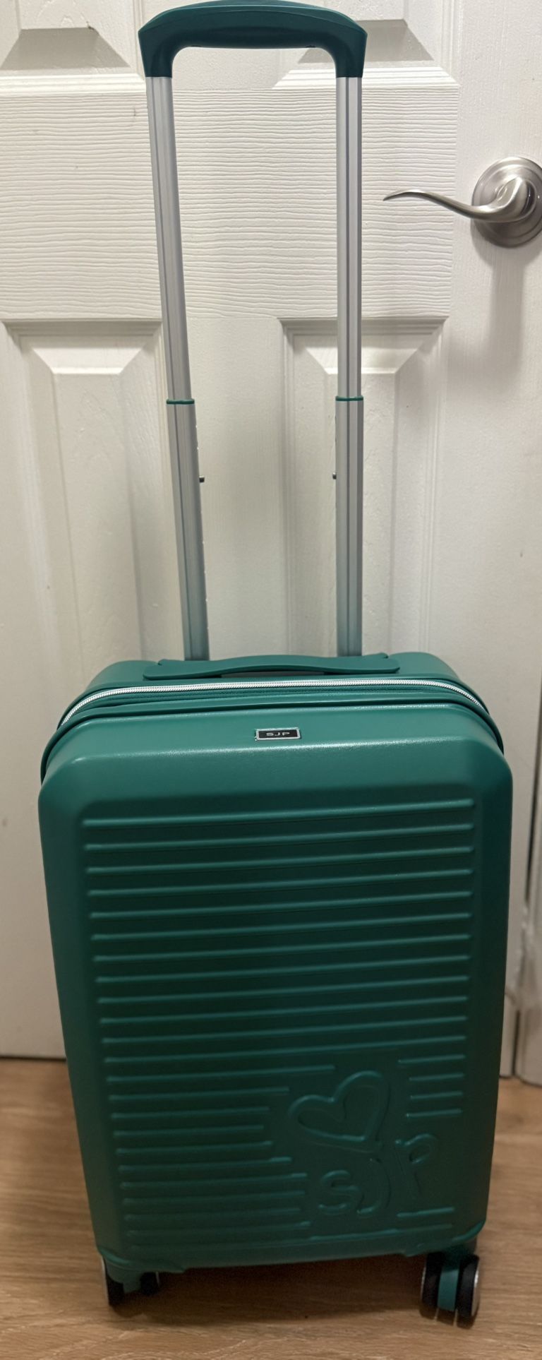 Sarah Jessica Parker 4-Wheel Carry On Luggage