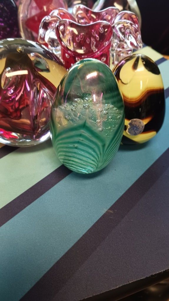 Rhonda 3 Paperweights