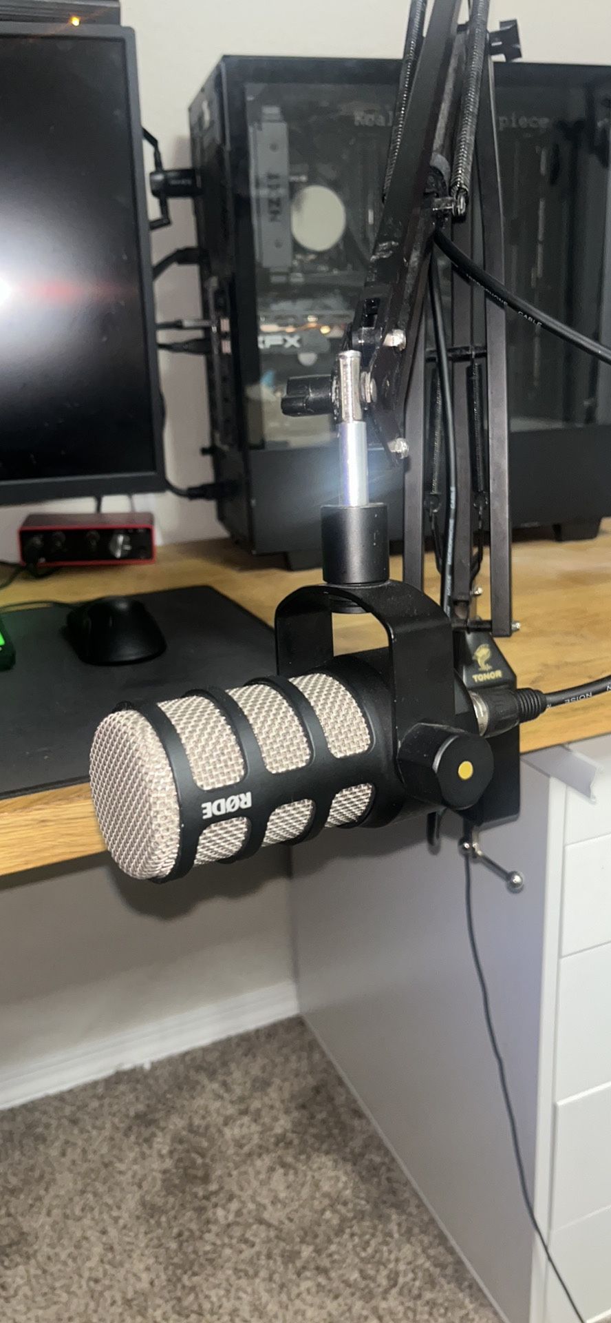 RODE podcast microphone set up