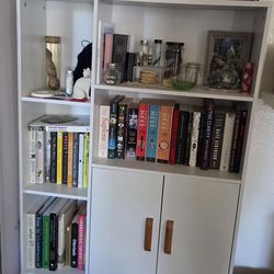 White bookshelf / cabinet
