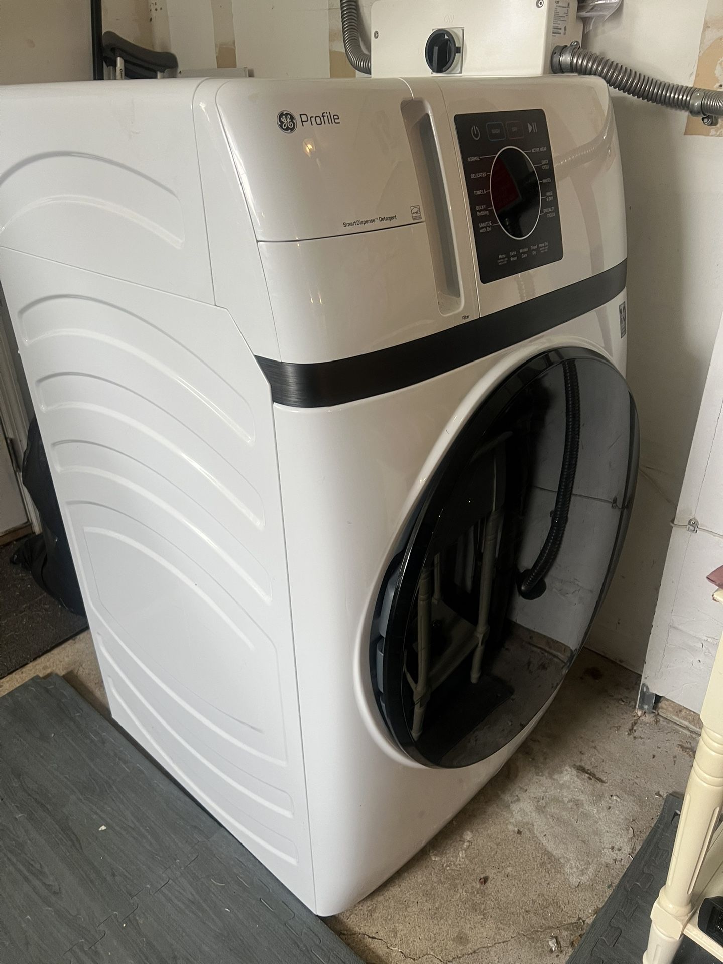 GE Washing machine& Dryer in one