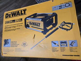 Shop DEWALT
2100 PSI 1.2 GPM 13 Amp Cold Water Electric Pressure Washer with Internal Equipment Storage