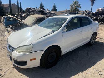 2005 Volkswagen Jetta 4cyl ***for parts only***