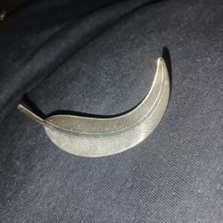 Vintage Leaf Brooch Pin