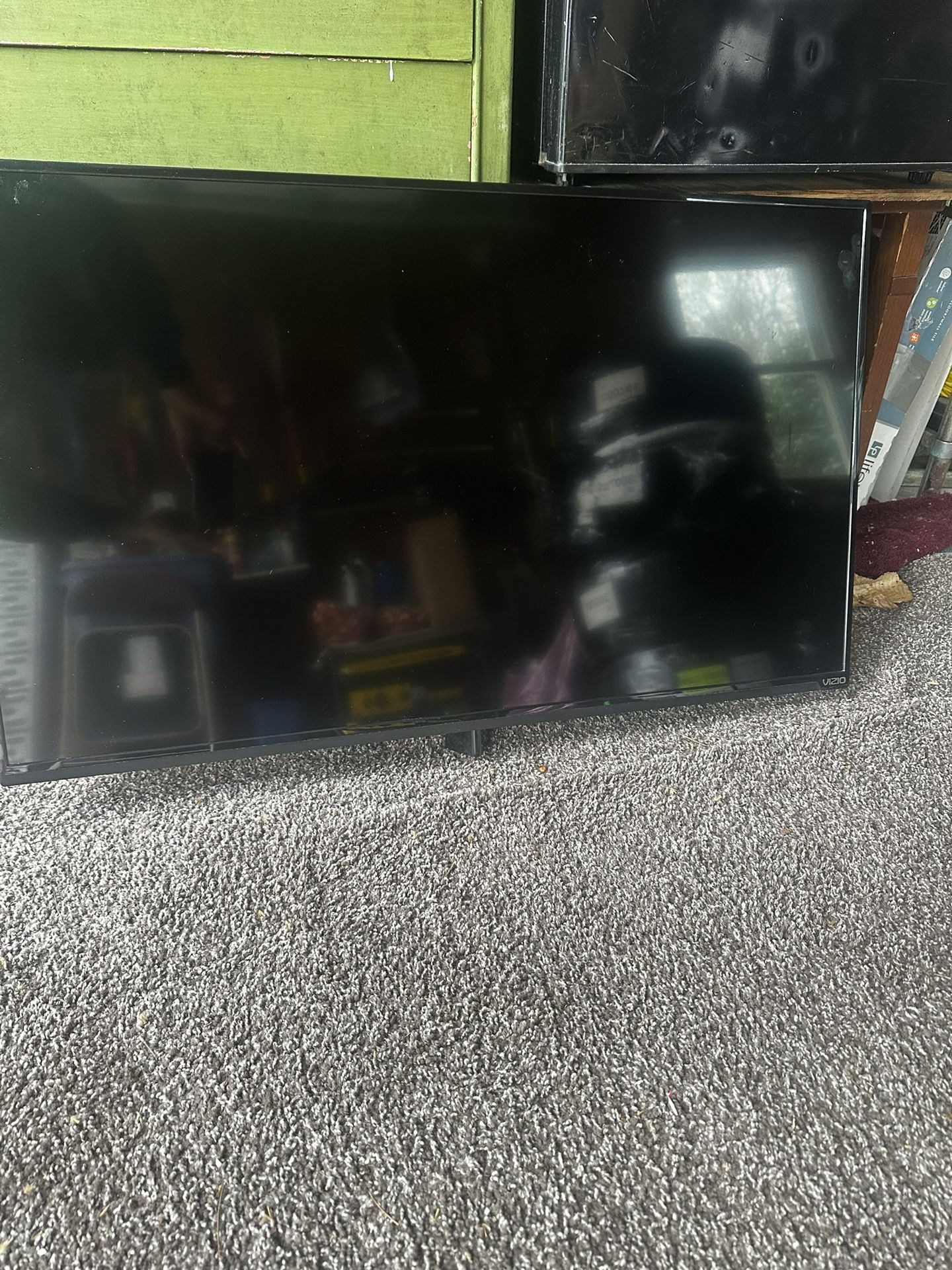 Vizio E420i-B0 42” LED Smart TV