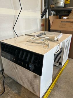 Window ac (does not block window)