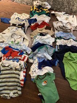 Onesies size 6 to 9 months