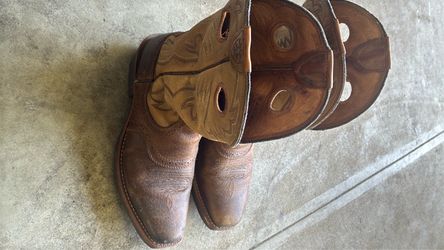 ARIAT